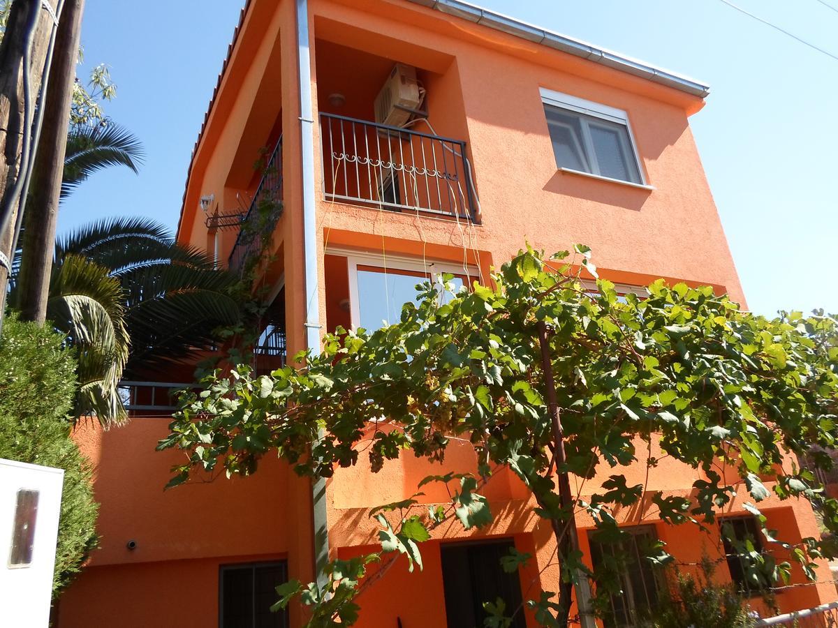 Holiday Home Orange يوتجيها المظهر الخارجي الصورة